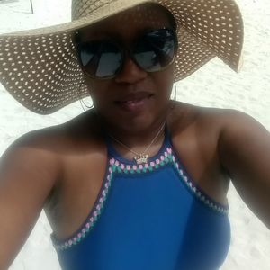 Meet your Posher, Evelyn